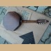 mandolino con pelle bianca ottagonale